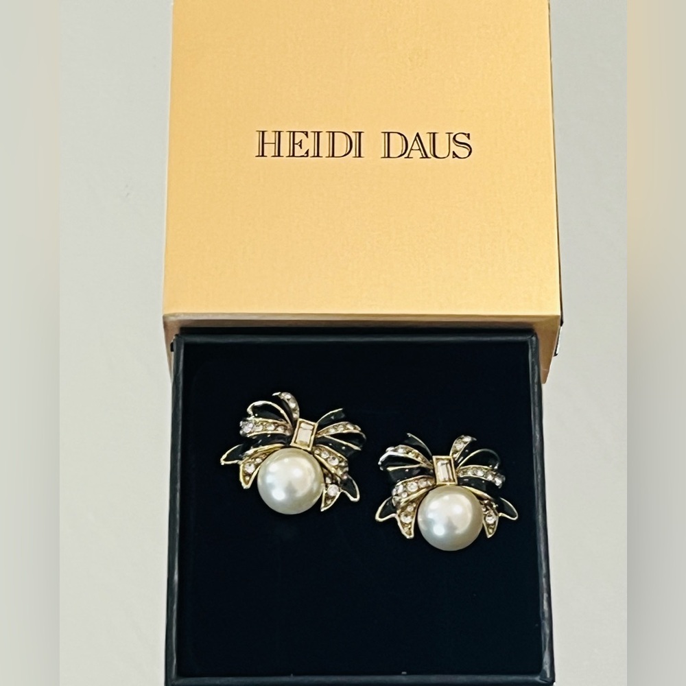 Heidi Daus Pierced 🆕 “What’s Knot To Love” black enamel & crystals bow earrings